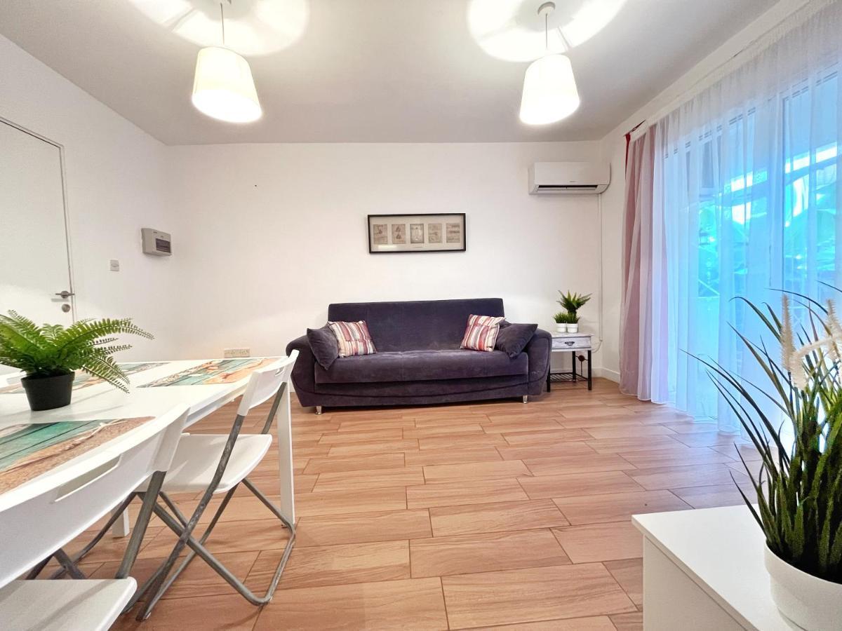 Central 2 Bedroom Apt Terrace And Pool Ayia Napa Ngoại thất bức ảnh